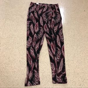 Wet Seal red feather print leggings